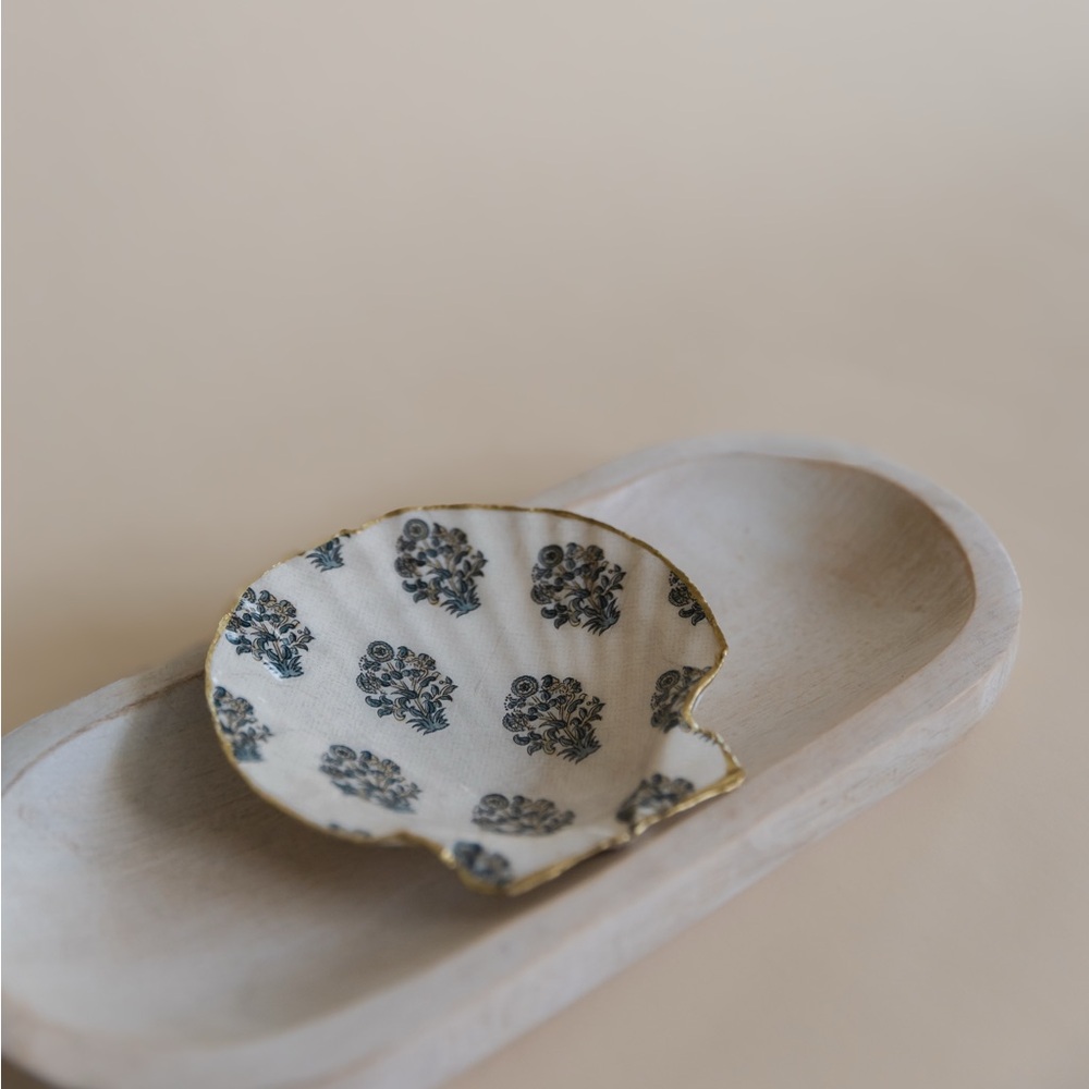 Handmade shell ring dish - Picture 3 of 5